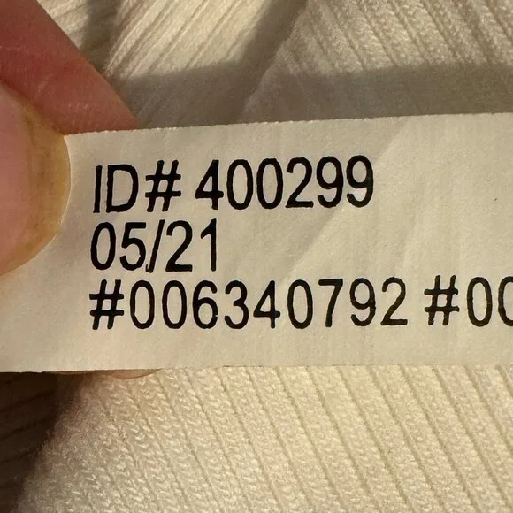 LIKE NEW! EXPRESS Ruffle Sleeve Ribbed Short Sleeve T-Shirt in Cream Siz… - Picture 6 of 8